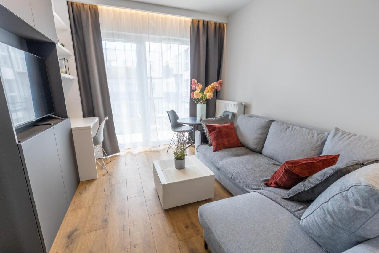 Home Apartament Metro Mlociny 97 ワルシャワ エクステリア 写真